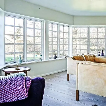 Sleeps 7 Wifi Holiday home