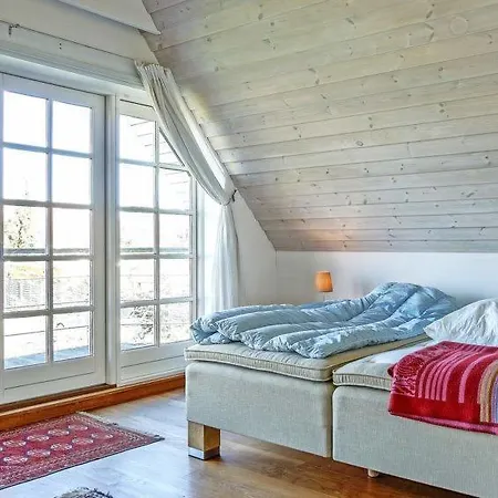 Sleeps 7 Wifi * Ronne