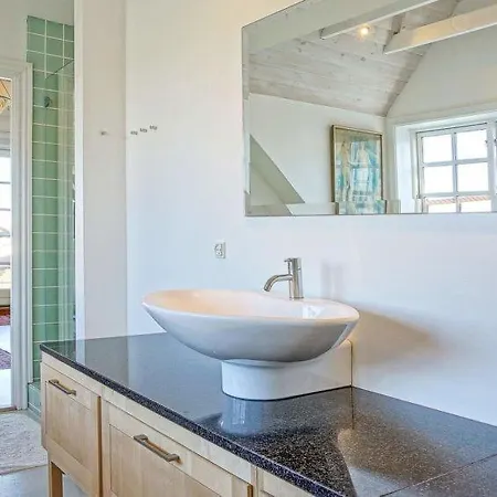 Sleeps 7 Wifi Ronne
